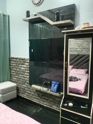 Room in 3 BHK Builder Floor at Huda – for Rent