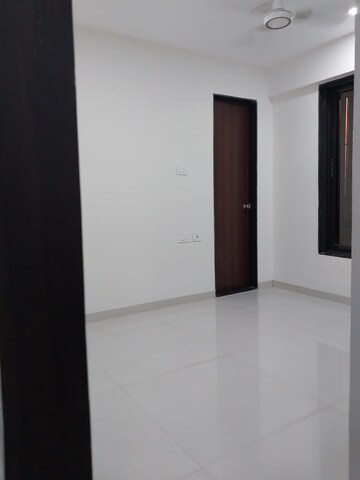 Room in 2 BHK Apartment at Kripa Bliss, Vikhroli East – for Rent