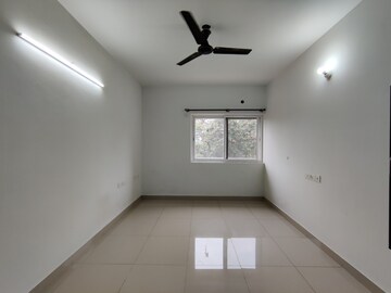 Room in 3 BHK Apartment at Hennur – for Rent