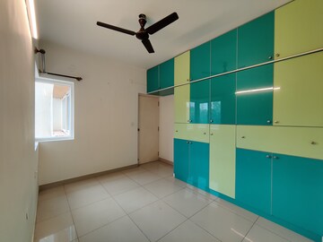 Room in 3 BHK Apartment at Hennur – for Rent