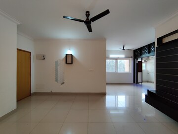Room in 3 BHK Apartment at Hennur – for Rent