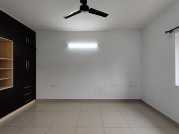 Room in 3 BHK Apartment at Hennur – for Rent