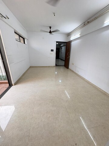 Room in 2 BHK Apartment at Lodha Lakeshore Greens, Dombivli East – for Rent