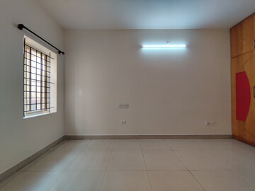 Room in  Apartment at V.V Emerald, Horamavu – for Rent