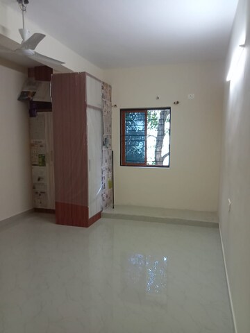 Room in 2 BHK Apartment at Banjara Hills – for Rent