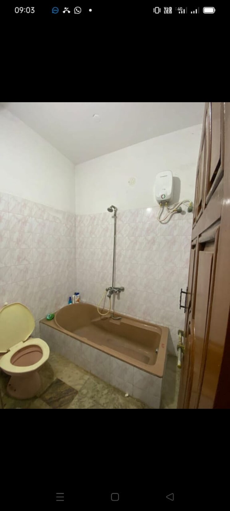 Bathroom, banjara hills 3 Bedroom 1750 Sq.Ft. Apartment In Banjara Hills Hyderabad 9758195