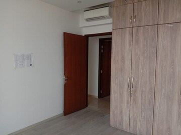 Room in 3 BHK Apartment at One Hiranandani Park, Ghodbunder Road – for Rent