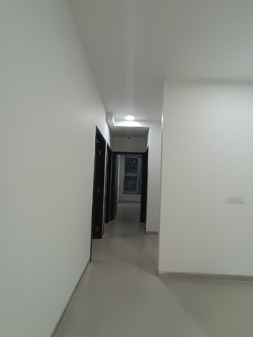 Room in 3 BHK Apartment at Oberoi Sky City, Borivali East – for Rent