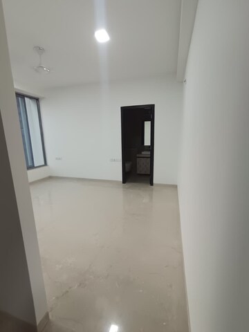 Room in 3 BHK Apartment at Oberoi Sky City, Borivali East – for Rent