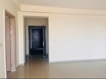 Room in 3.5 BHK Apartment at DLF Express Greens, Manesar Sector 1a – for Rent