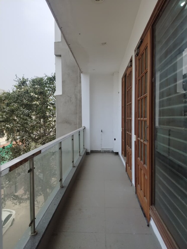 Balcony, ardee-city 3 Bedroom 1550 Sq.Ft. Builder Floor In Sector 52 Gurgaon 9758344