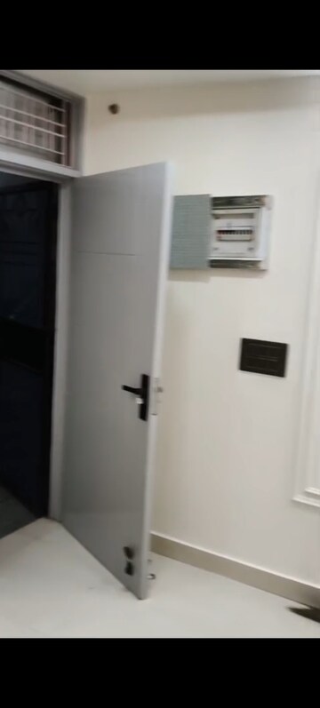 Furnished Amenities in 2 BHK Builder Floor at Vaishali Sector 3 – for Sale