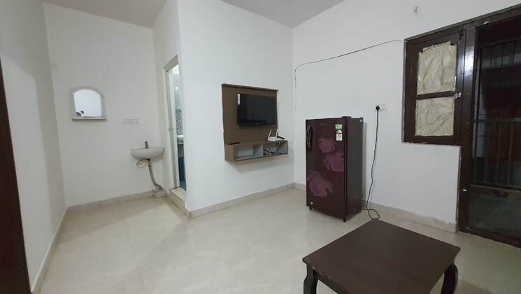 Room, whitefield 1 Bedroom 510 Sq.Ft. Apartment In Whitefield Bangalore 9758579