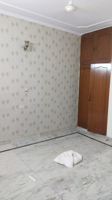 Room in 1.5 BHK Independent House at Sector 12 – for Rent