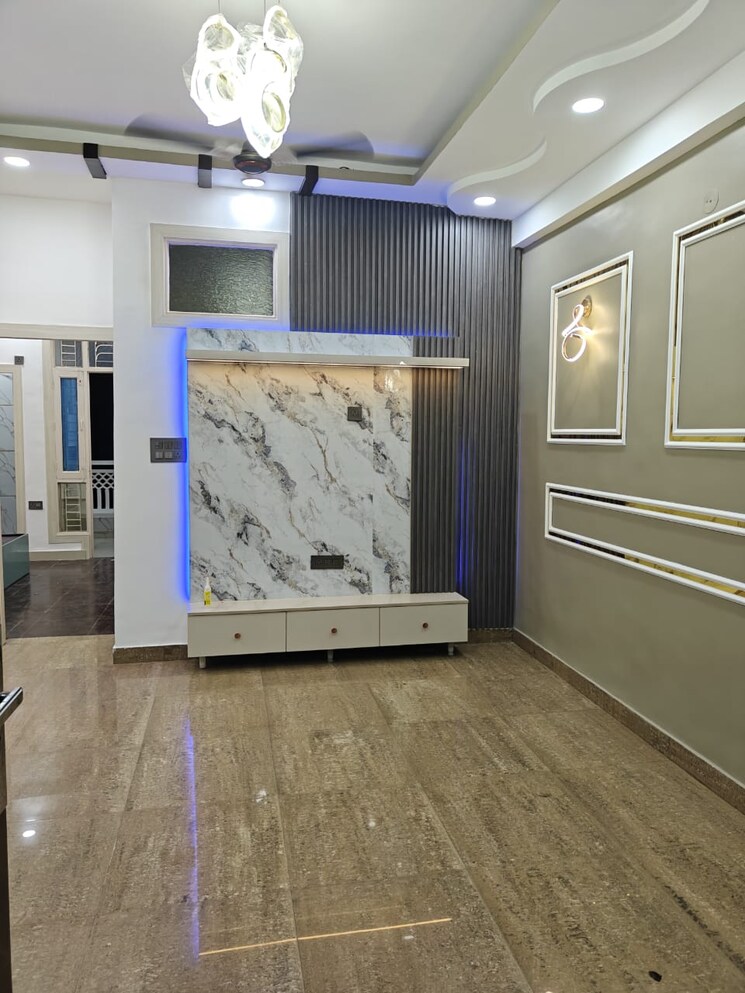 Room, sai-enclave-niti-khand 4 Bedroom 220 Sq.Mt. Builder Floor In Niti Khand Ghaziabad 9758721