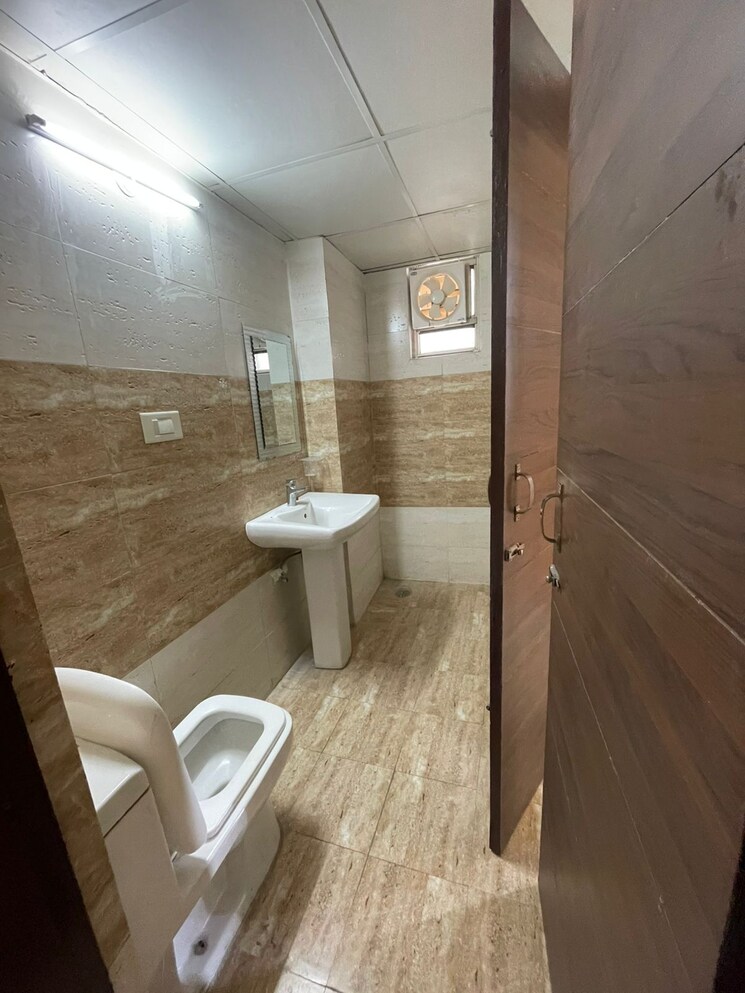 Cover Image, high ground 3 Bedroom 1194 Sq.Ft. Apartment In High Ground Zirakpur 9758786