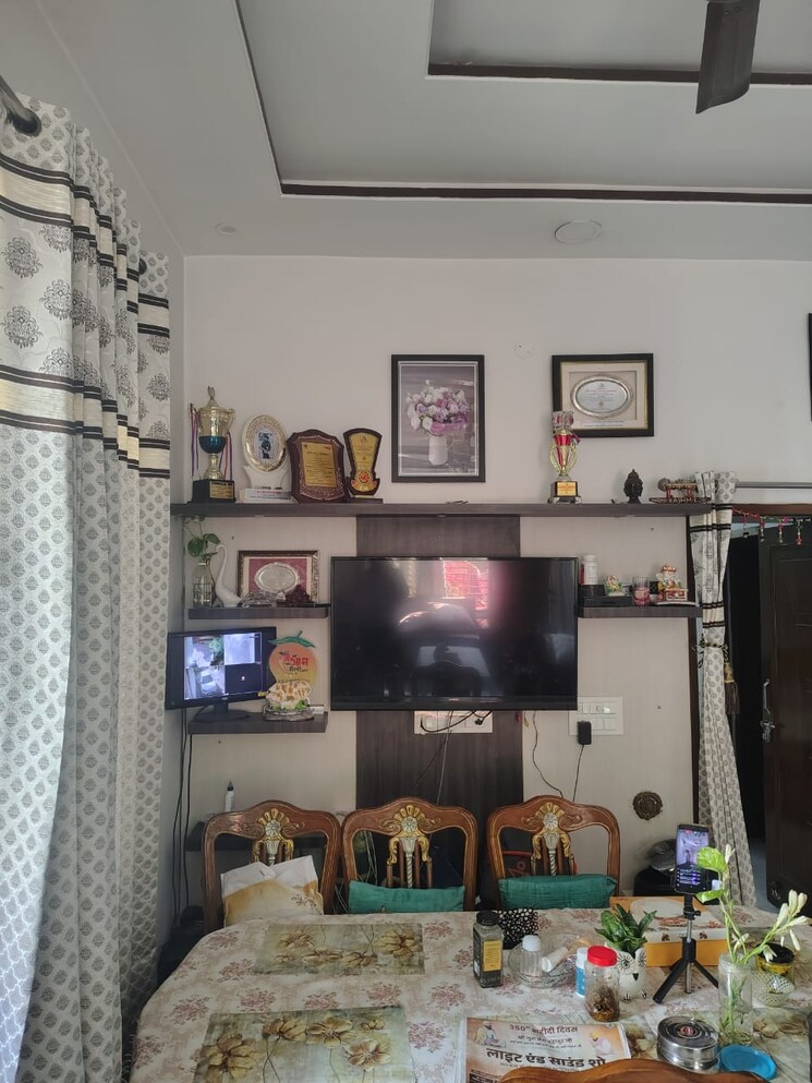 undefined, dhakoli 5 Bedroom 150 Sq.Yd. Builder Floor In Dhakoli Zirakpur 9758865