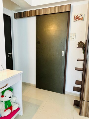 Furnished Amenities in 2 BHK Apartment at Sant Sudama, Santacruz East – for Rent