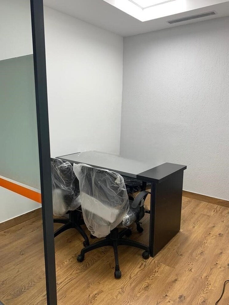 Team Area, fergusson college road Commercial Office Space 2600 Sq.Ft. In Fergusson College Road Pune 9758916