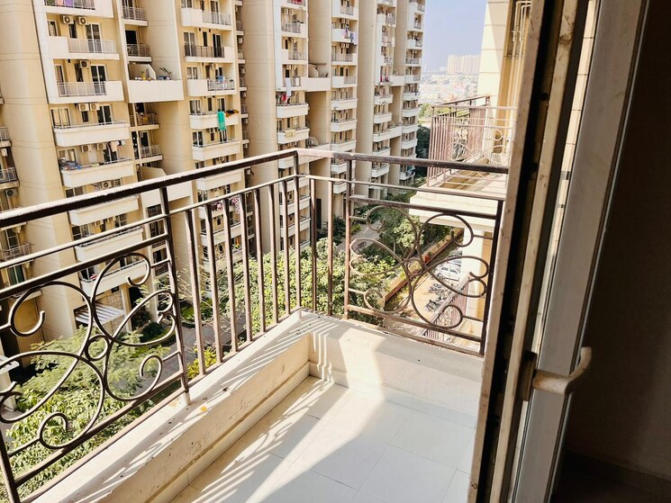 Balcony, signature-the-millennia-2 2 Bedroom 686 Sq.Ft. Apartment In Sector 37d Gurgaon 9759011
