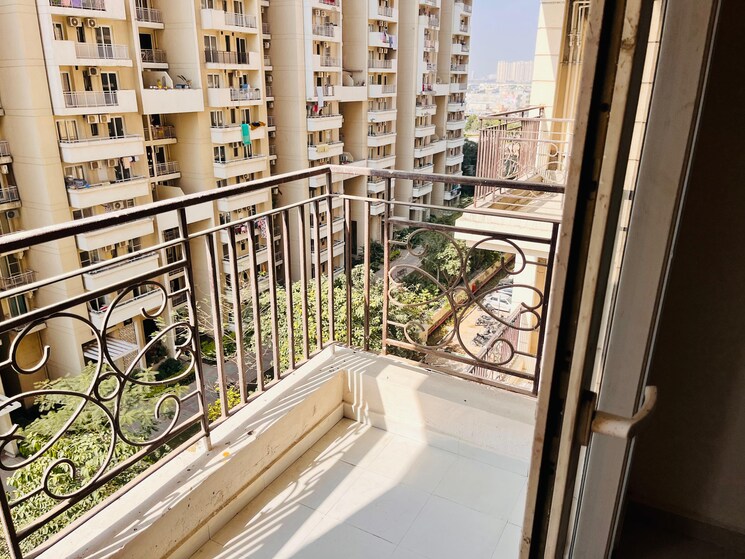 Balcony, signature-the-millennia-2 2 Bedroom 686 Sq.Ft. Apartment In Sector 37d Gurgaon 9759011