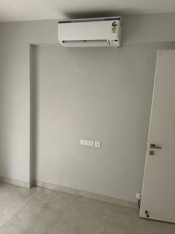 Room in 2 BHK Apartment at Signature Global City, Sector 37d – for Rent