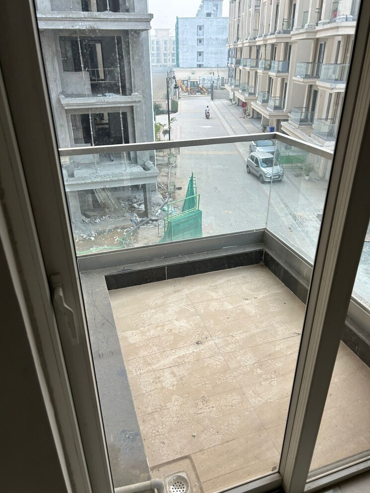 Balcony, signature-global-city 2 Bedroom 1060 Sq.Ft. Apartment In Sector 37d Gurgaon 9759086