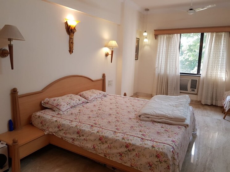 Bedroom, bandra west 1 Bedroom 500 Sq.Ft. Apartment In Bandra West Mumbai 9759287