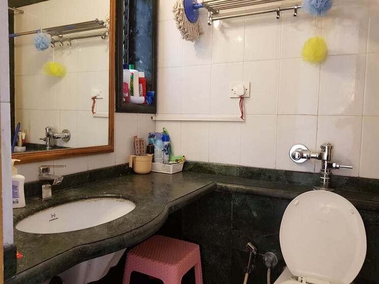 Bathroom, bandra west 1 Bedroom 500 Sq.Ft. Apartment In Bandra West Mumbai 9759287