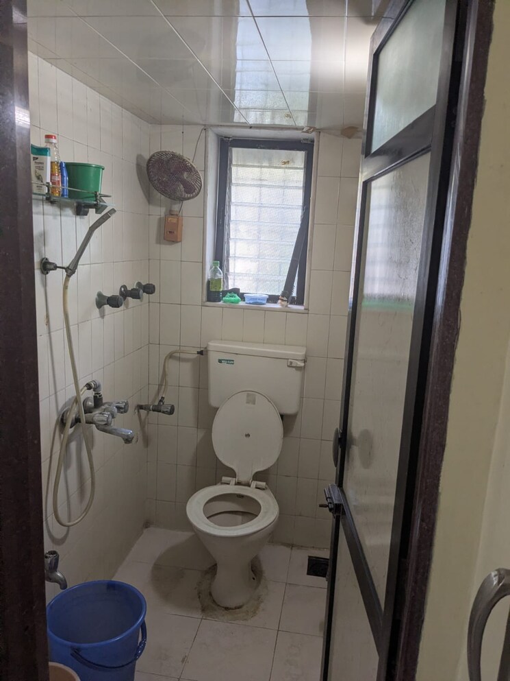 Bathroom, varsha-chs 1 Bedroom 584 Sq.Ft. Apartment In Andheri West Mumbai 9748433
