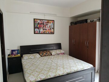 Master Bedroom in 2 BHK Apartment at Satellite – for Rent