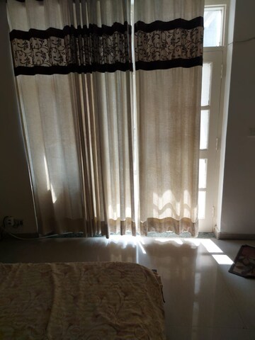 Living Room in 2 BHK Apartment at Omaxe Heights, Sector 86 – for Rent