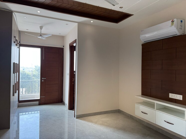 Room, sector 9 panchkula 3 Bedroom 2100 Sq.Ft. Builder Floor In Sector 9 Panchkula Panchkula 9759466
