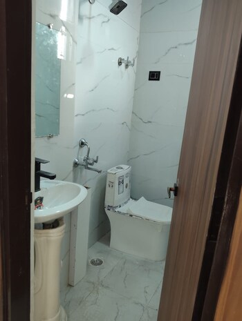 2 BHK Builder Floor for Sale in Niti Khand I, Ghaziabad