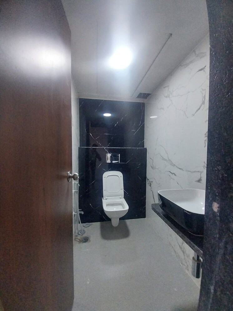 Bathroom, chakala Commercial Office Space 1000 Sq.Ft. In Chakala Mumbai 9759355