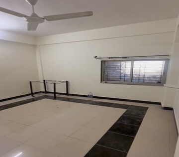 Bedroom in 2 BHK Apartment at Sion East – for Rent