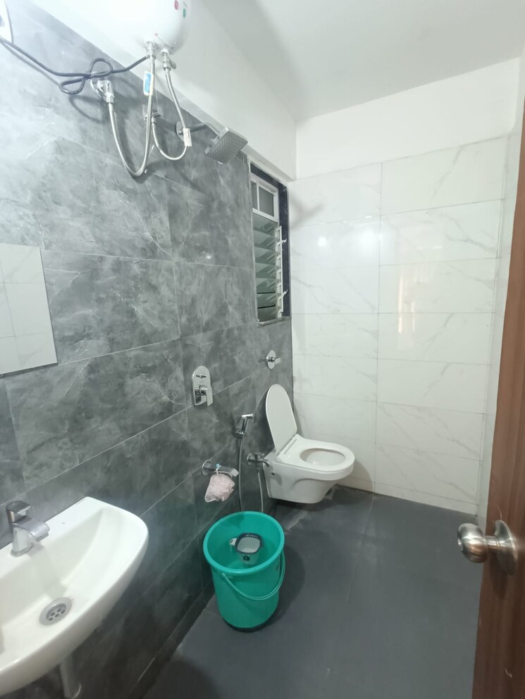 Bathroom, lotus-residency-goregaon-west 2 Bedroom 613 Sq.Ft. Apartment In Goregaon West Mumbai 9759681