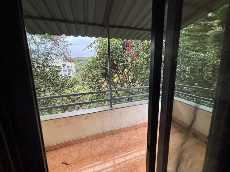 Balcony, bhusari colony 2 Bedroom 800 Sq.Ft. Apartment In Bhusari Colony Pune 9759701