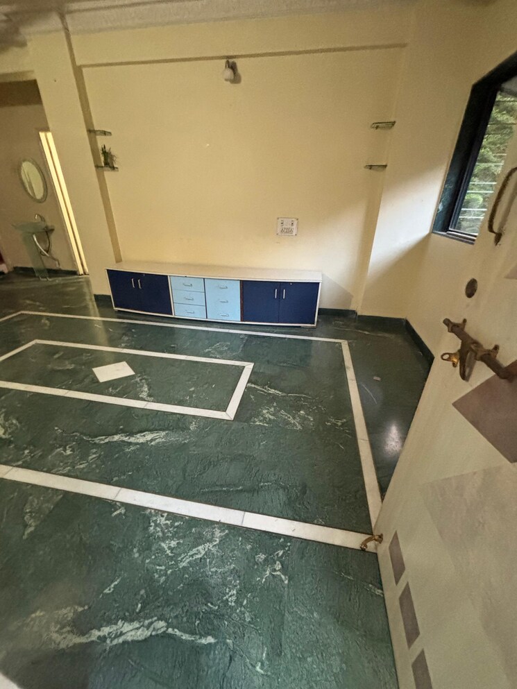 Room, bhusari colony 2 Bedroom 800 Sq.Ft. Apartment In Bhusari Colony Pune 9759701