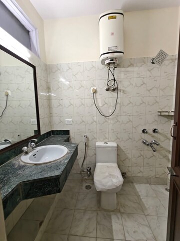 Bathroom in 6+ BHK Independent House at Ansal Sushant Lok I, Sector 43 – for Sale