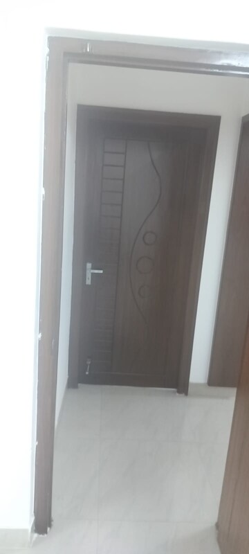 Furnished Amenities in 3 BHK Apartment at Navabharath Nagar – for Sale