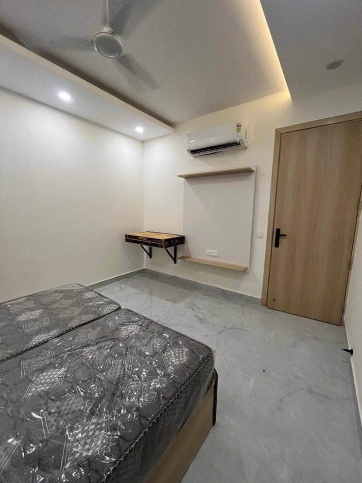 Bedroom, freedom fighters enclave 2 Bedroom 900 Sq.Ft. Apartment In Freedom Fighters Enclave Delhi 9759728