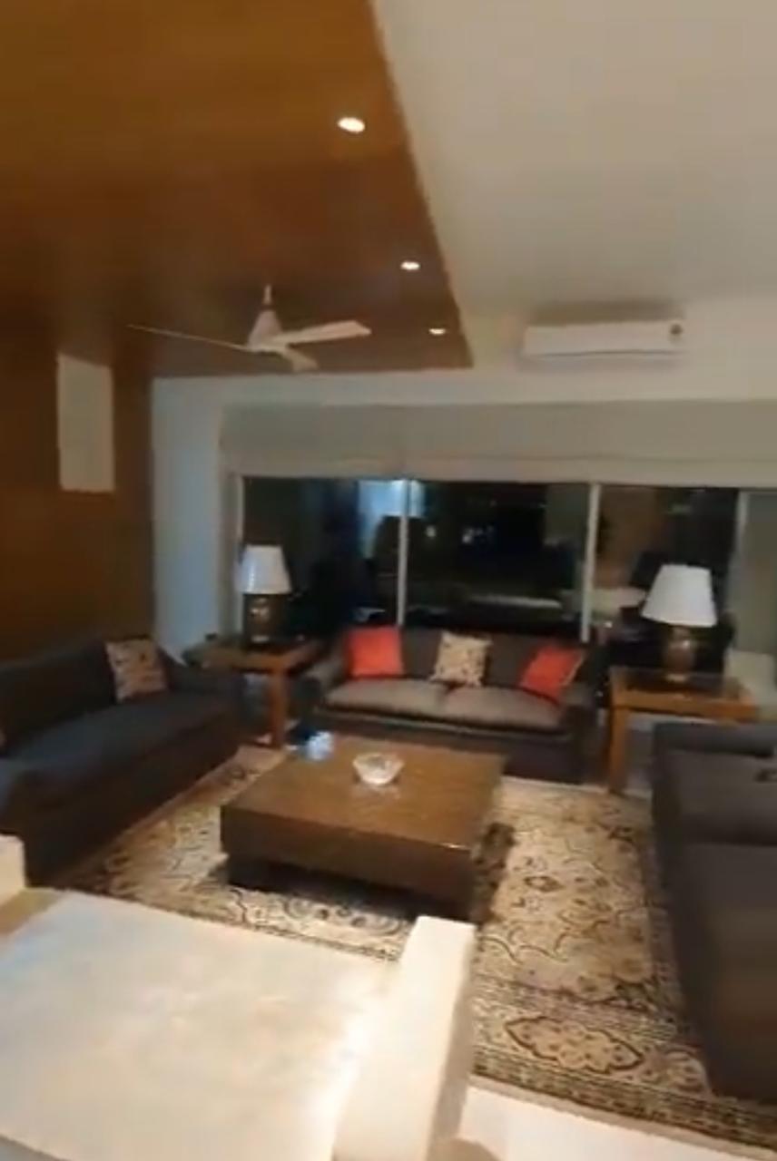 Living Room in 6+ BHK Villa at Juhu Scheme, Juhu – for Sale