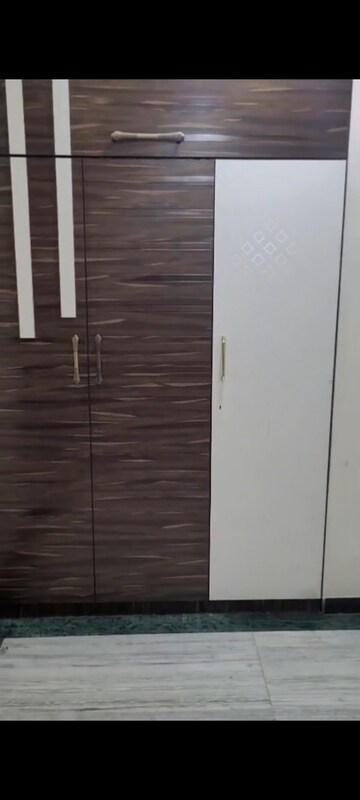 Room in 3 BHK Apartment at Hiranandani Estate, Ghodbunder Road – for Rent