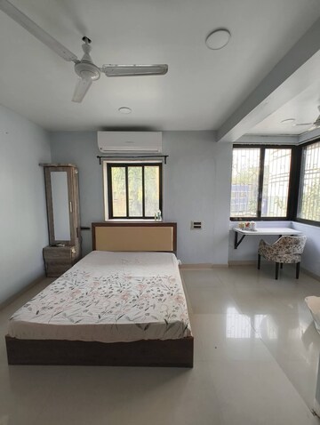 Bedroom in 3 BHK Apartment at Sneh CHS Santacruz, Santacruz West – for Rent