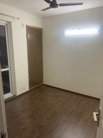 Room in 3 BHK Apartment at BPTP Parkland Pride, Sector 77 – for Rent