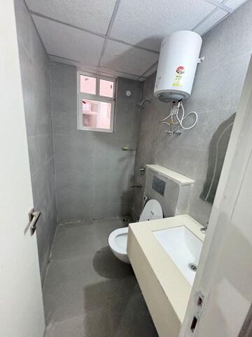 2 BHK Apartment For Rent in Signature Global City, Sector 37d