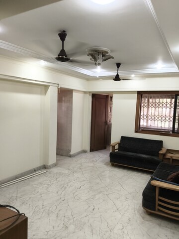 Bedroom in 1 BHK Apartment at Vile Parle East – for Rent