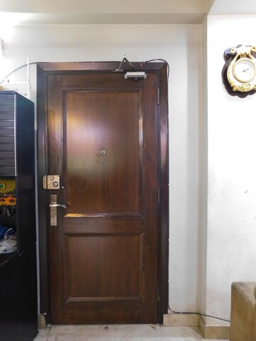 Furnished Amenities in 3 BHK Builder Floor at East Of Kailash – for Sale