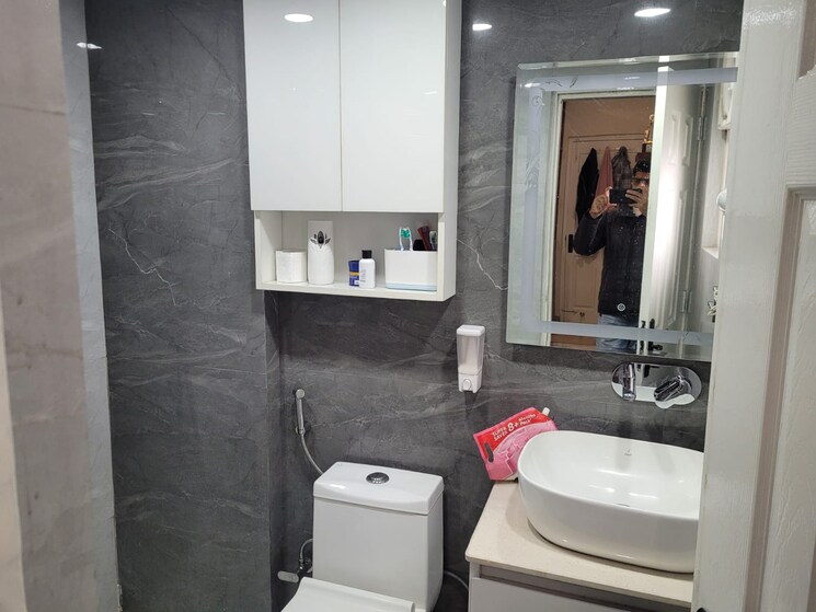 Bathroom, aditya-celebrity-homes 1 Bedroom 550 Sq.Ft. Apartment In Sector 76 Noida 9760337